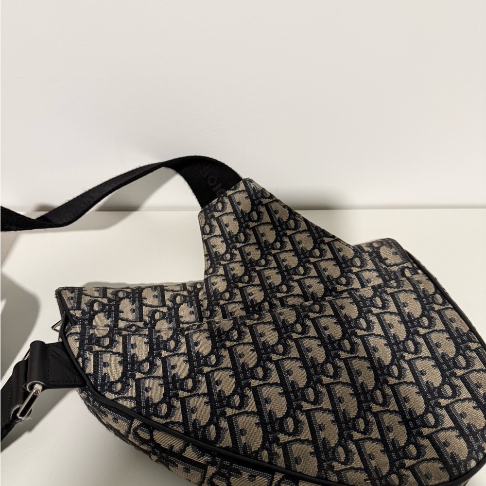 Dior Messenger Bag - Picture 4 of 8
